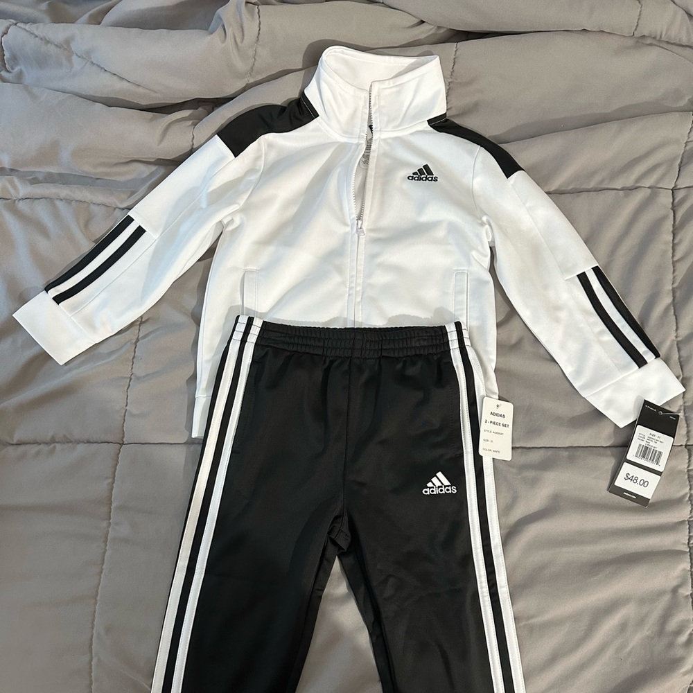 Toddler adidas track suit sz 3T